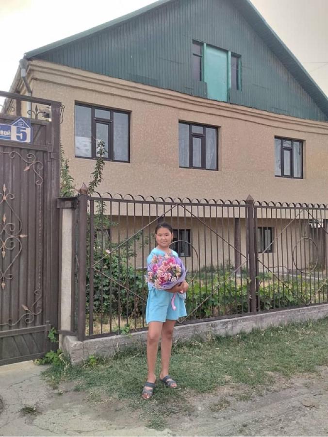 Welcome Guest House Tokmok Екстериор снимка